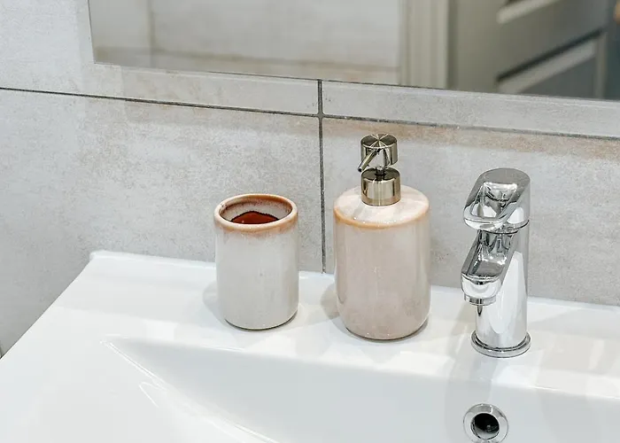 Apartment Elegant With Balcony, Nice